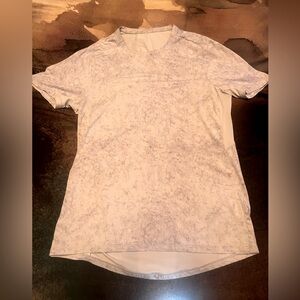 Lululemon Men’s Marble White and Gray Tshirt (Size S)